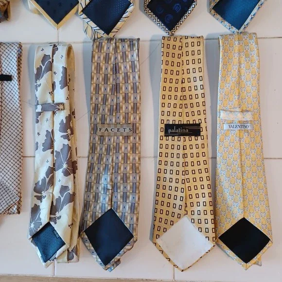 Elegant Yellow and Brown Tie Set - Picture 8 of 9